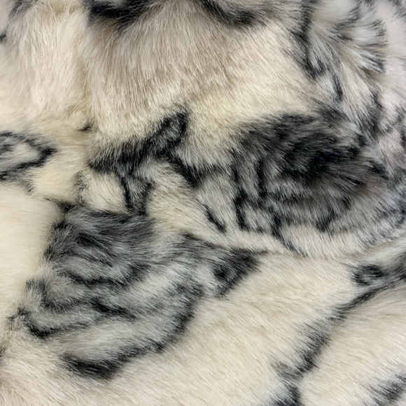 Anthrop Faux Fur Floral Bucket Hat New With Tags - Picture 3 of 5